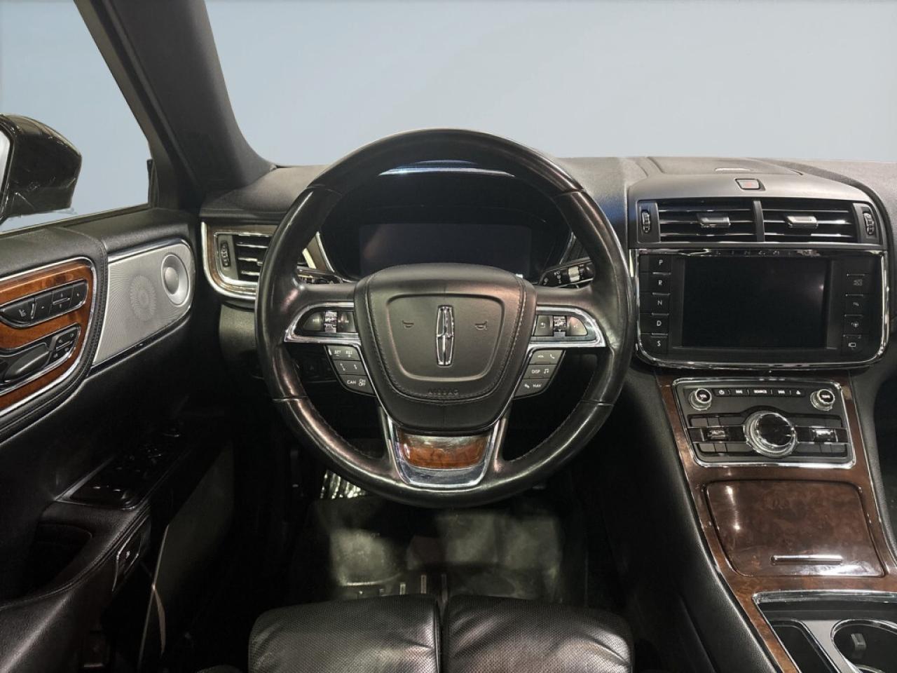 2017 Lincoln Continental Reserve AWD/Leather/NAVI/Sunroof/Adaptive Cruise C Photo