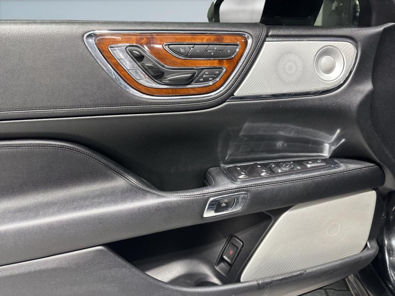 2017 Lincoln Continental Reserve AWD/Leather/NAVI/Sunroof/Adaptive Cruise C Photo