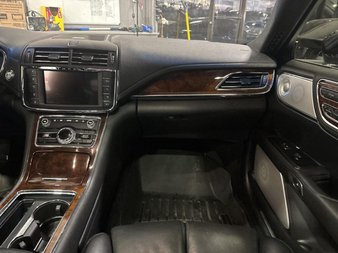 2017 Lincoln Continental Reserve AWD/Leather/NAVI/Sunroof/Adaptive Cruise C Photo