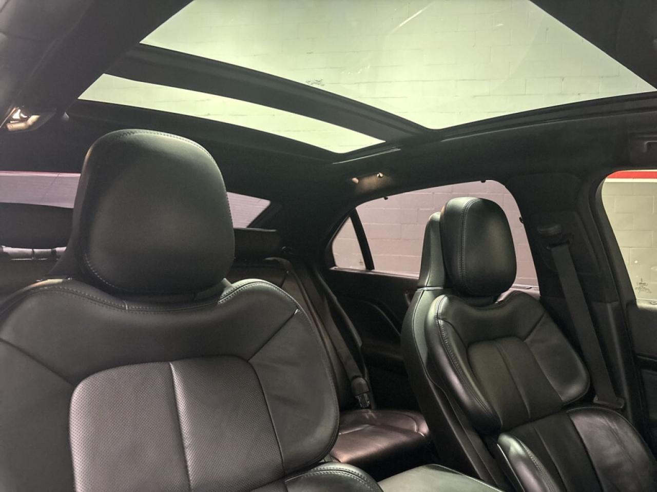 2017 Lincoln Continental Reserve AWD/Leather/NAVI/Sunroof/Adaptive Cruise C Photo