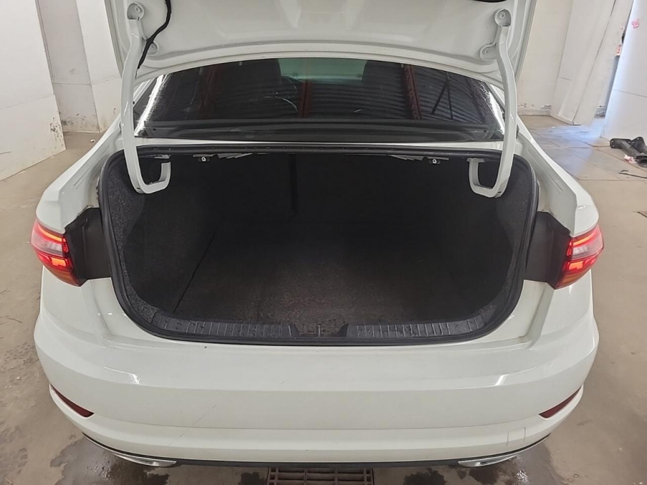 2019 Volkswagen Jetta Execline Automatic Photo