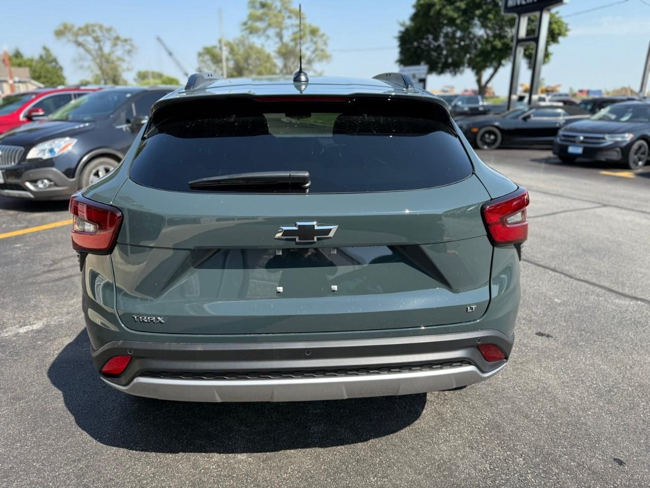 2025 Chevrolet Trax LT 4dr Front-Wheel Drive Photo