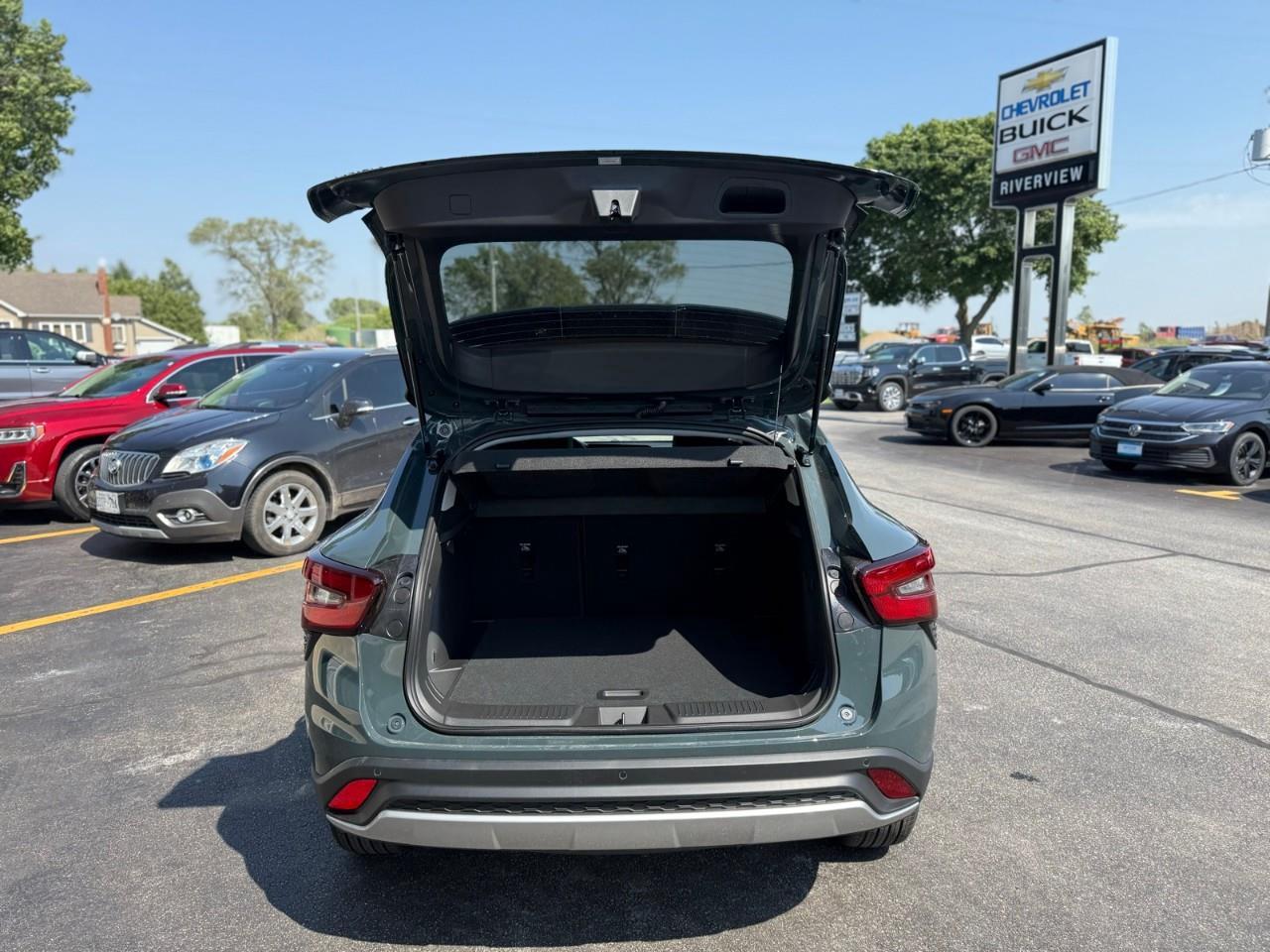 2025 Chevrolet Trax LT 4dr Front-Wheel Drive Photo