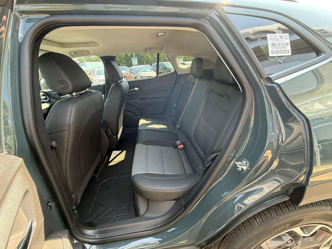 2025 Chevrolet Trax LT 4dr Front-Wheel Drive Photo