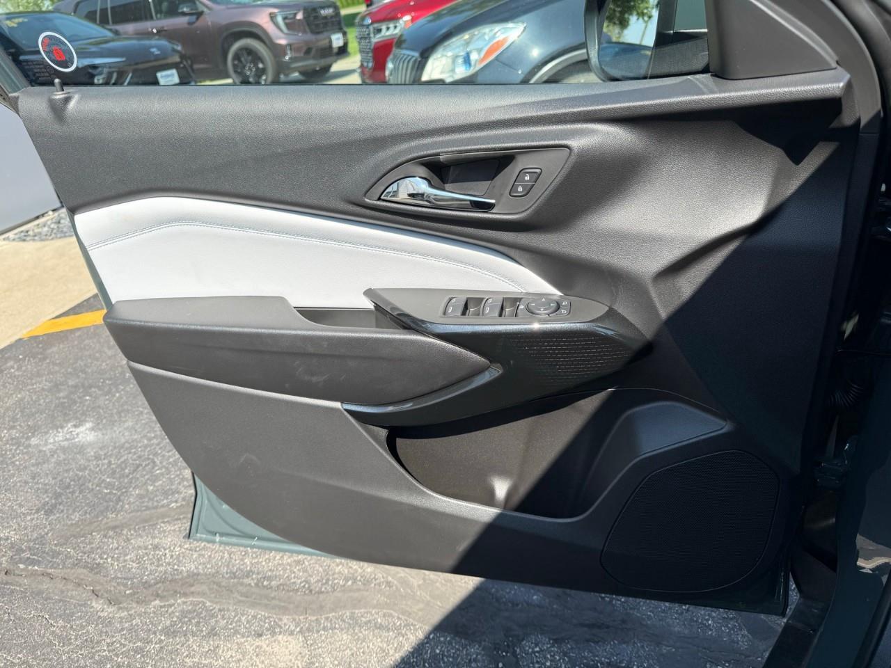 2025 Chevrolet Trax LT 4dr Front-Wheel Drive Photo