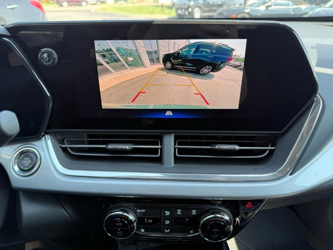 2025 Chevrolet Trax LT 4dr Front-Wheel Drive Photo