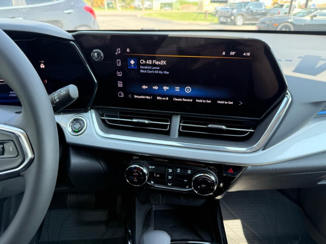 2025 Chevrolet Trax LT 4dr Front-Wheel Drive Photo