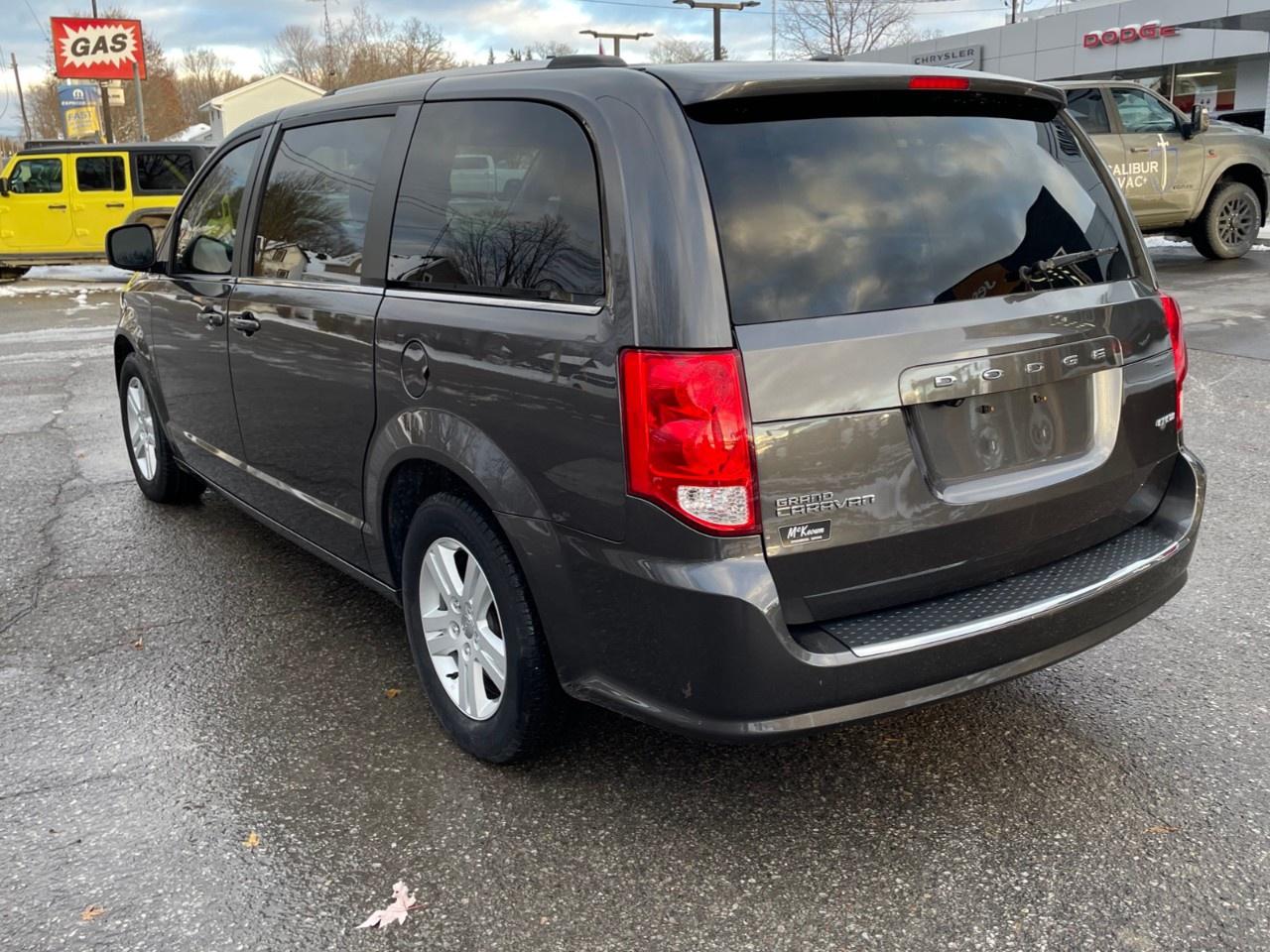 2019 Dodge Grand Caravan LEATHER SEATS - VERY CLEAN VAN! Photo4