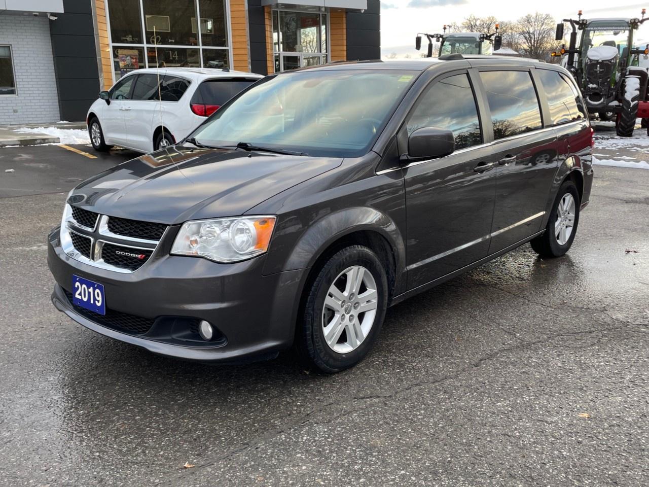 2019 Dodge Grand Caravan LEATHER SEATS - VERY CLEAN VAN! Photo