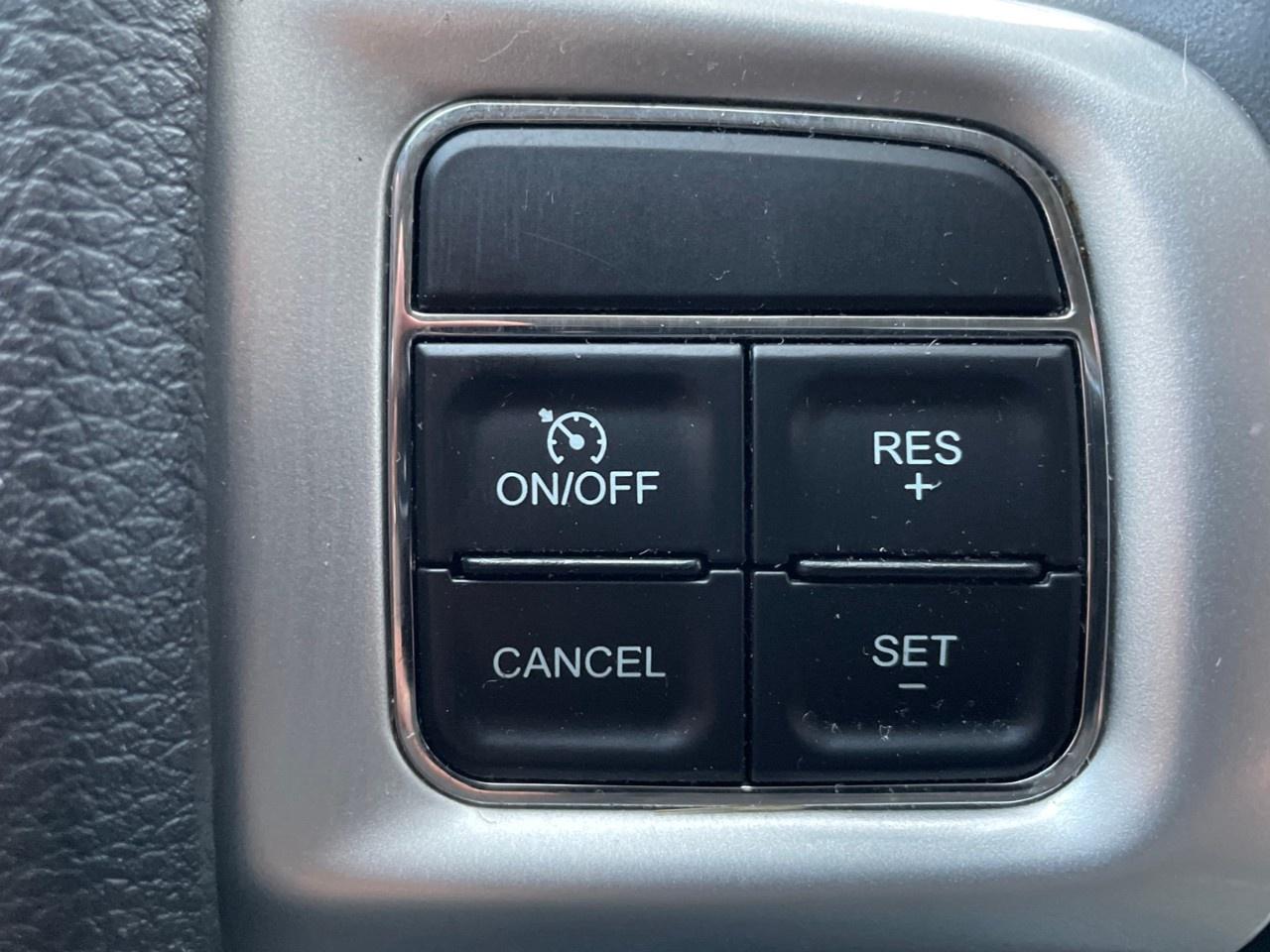 2019 Dodge Grand Caravan LEATHER SEATS - VERY CLEAN VAN! Photo