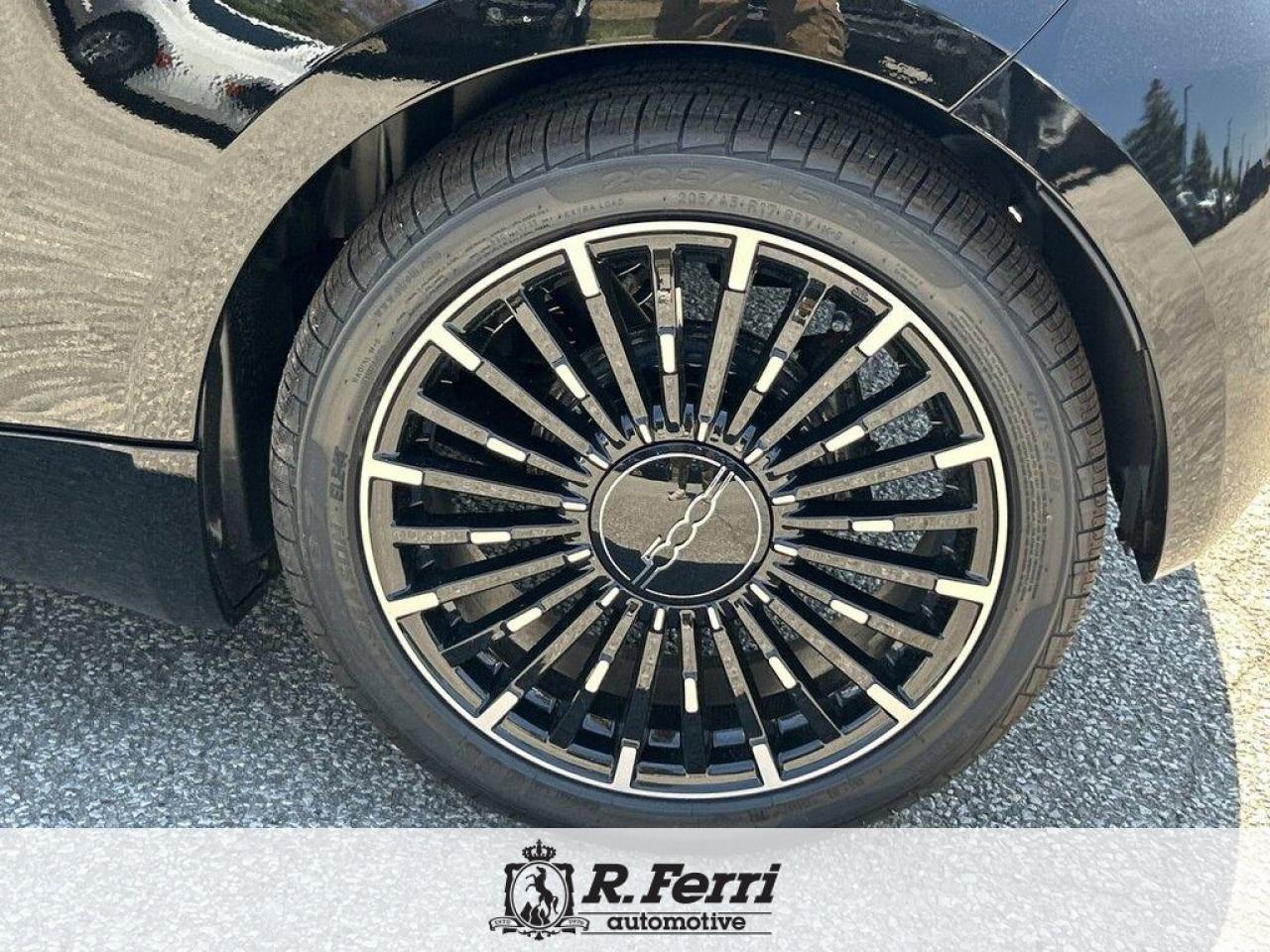 2025 Fiat 500E Base 2dr Hatchback Photo