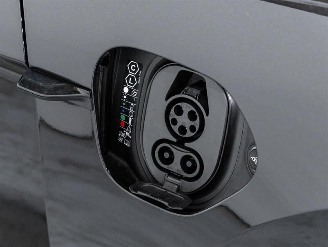 2025 Porsche Taycan  Photo