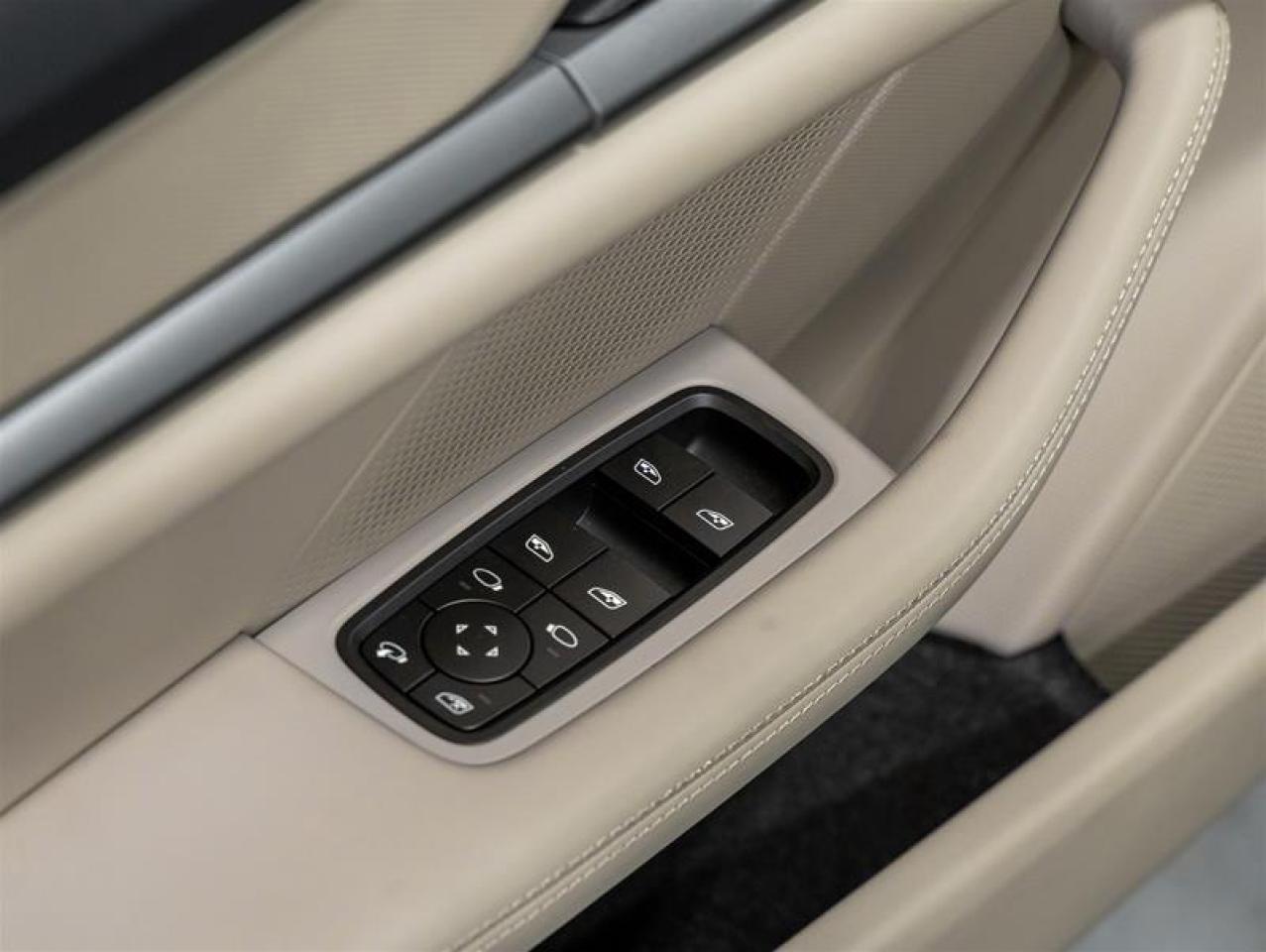 2025 Porsche Taycan  Photo