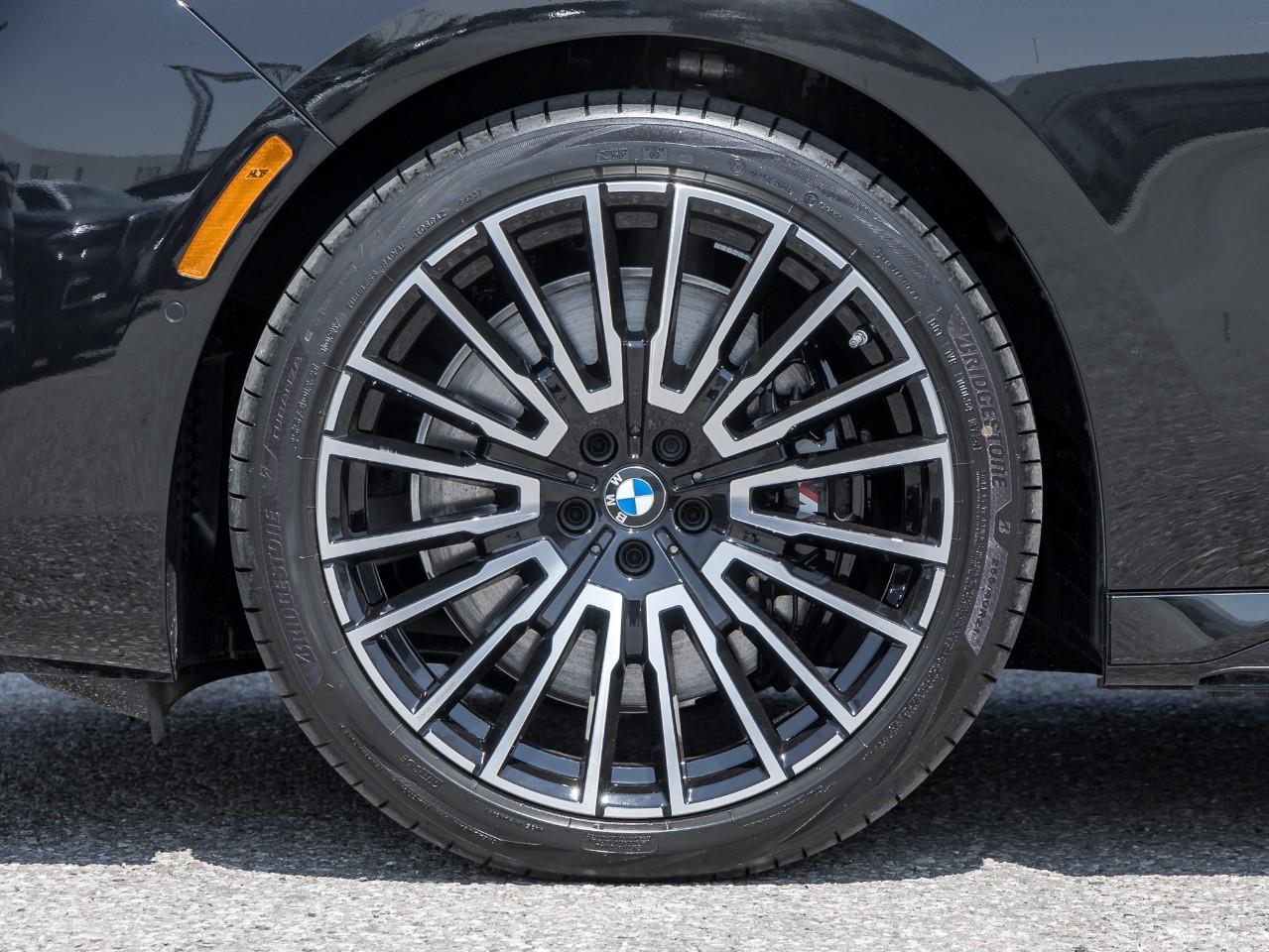 2025 BMW 760 i xDrive 4dr All-Wheel Drive Sedan Photo