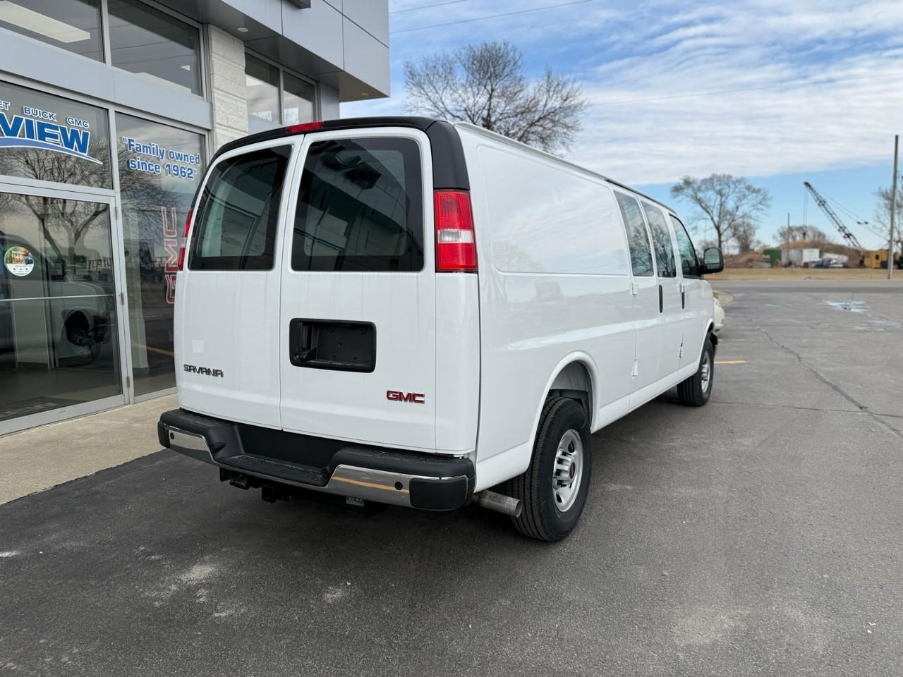 2025 GMC Savana 2500 Work Van Rear-Wheel Drive Extended Cargo Van Photo