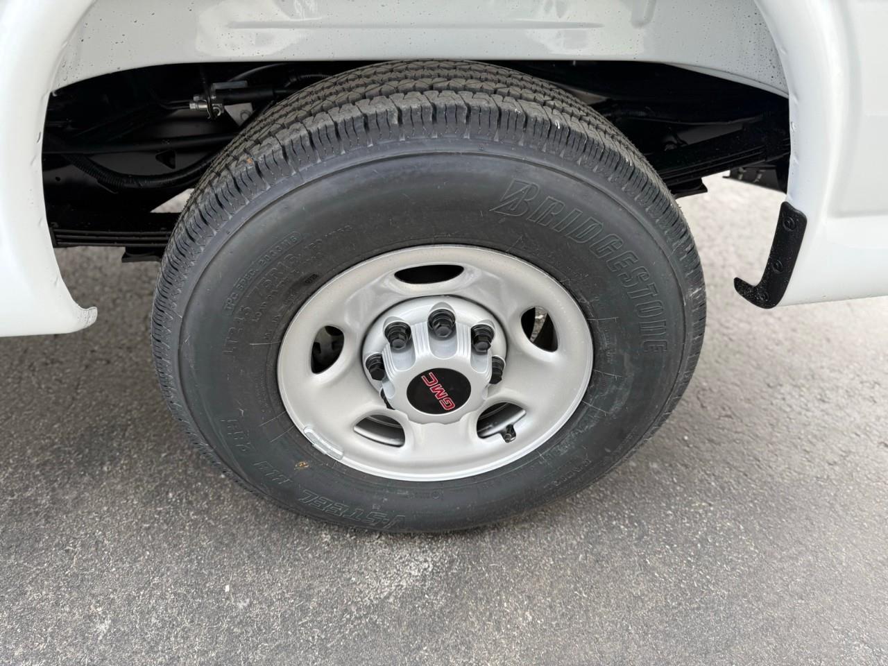 2025 GMC Savana 2500 Work Van Rear-Wheel Drive Extended Cargo Van Photo