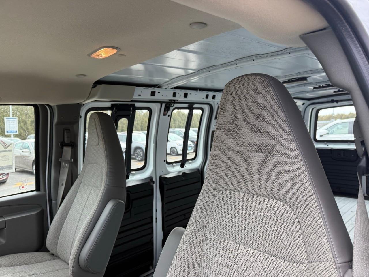 2025 GMC Savana 2500 Work Van Rear-Wheel Drive Extended Cargo Van Photo