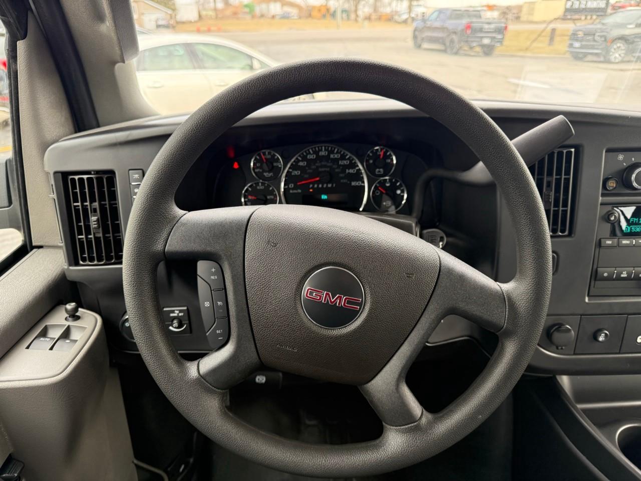 2025 GMC Savana 2500 Work Van Rear-Wheel Drive Extended Cargo Van Photo