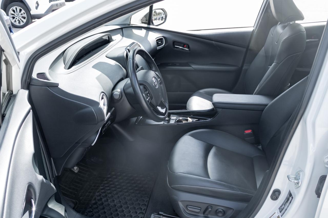 2021 Toyota Prius Prime Upgrade 5dr Hatchback Photo