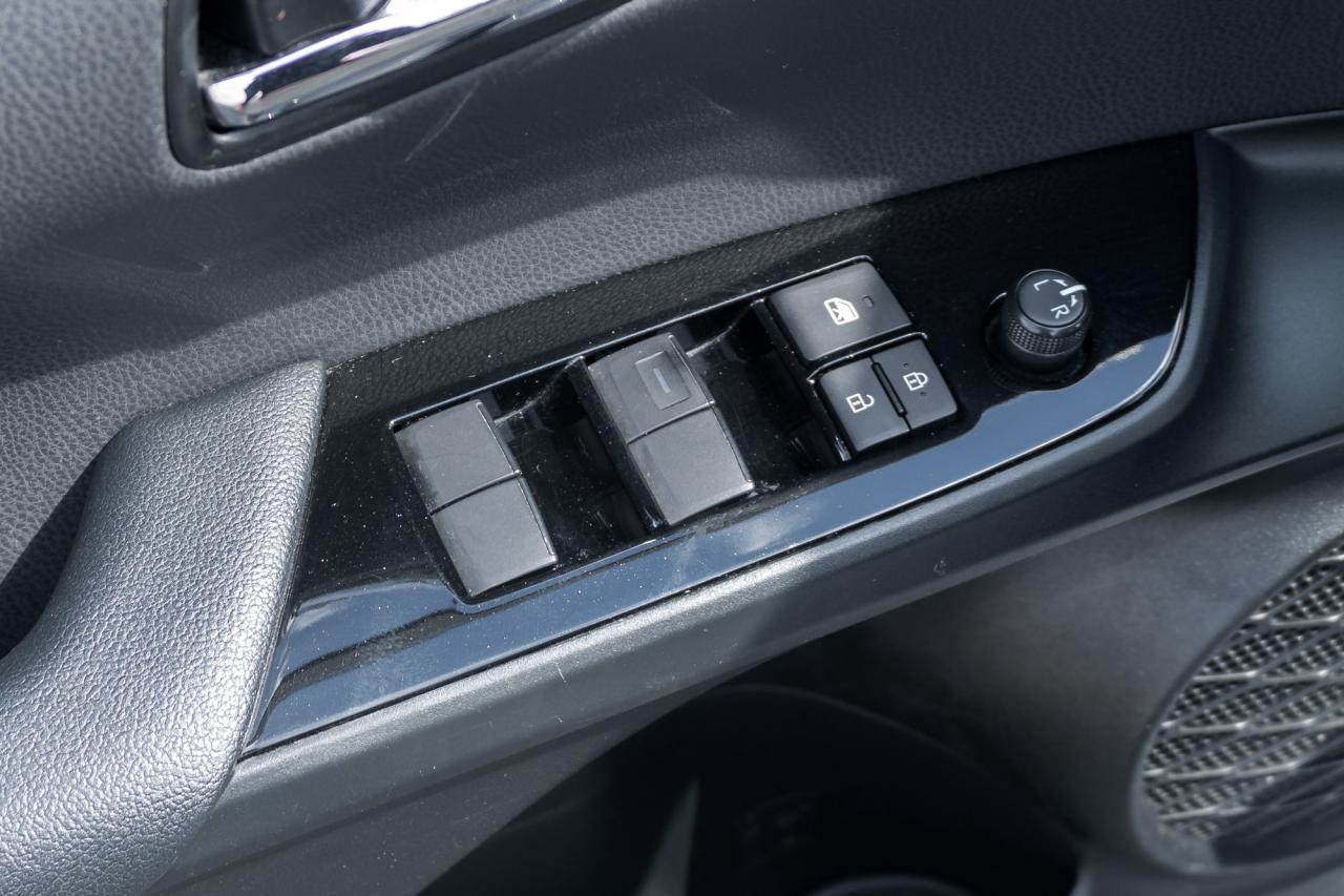 2021 Toyota Prius Prime Upgrade 5dr Hatchback Photo