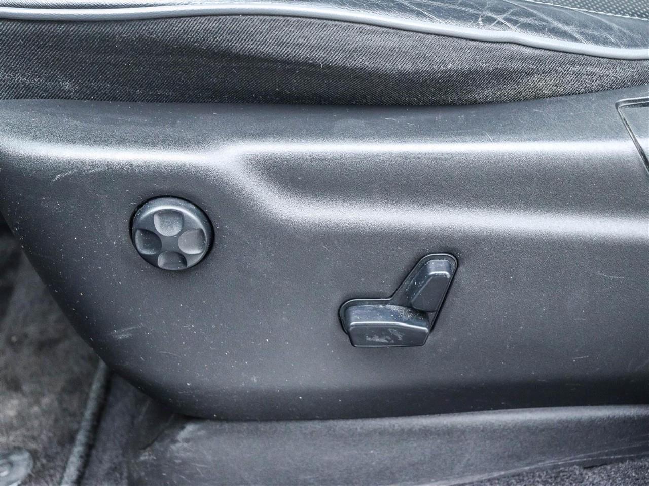 2019 Jeep Grand Cherokee Overland 4dr 4x4 Photo