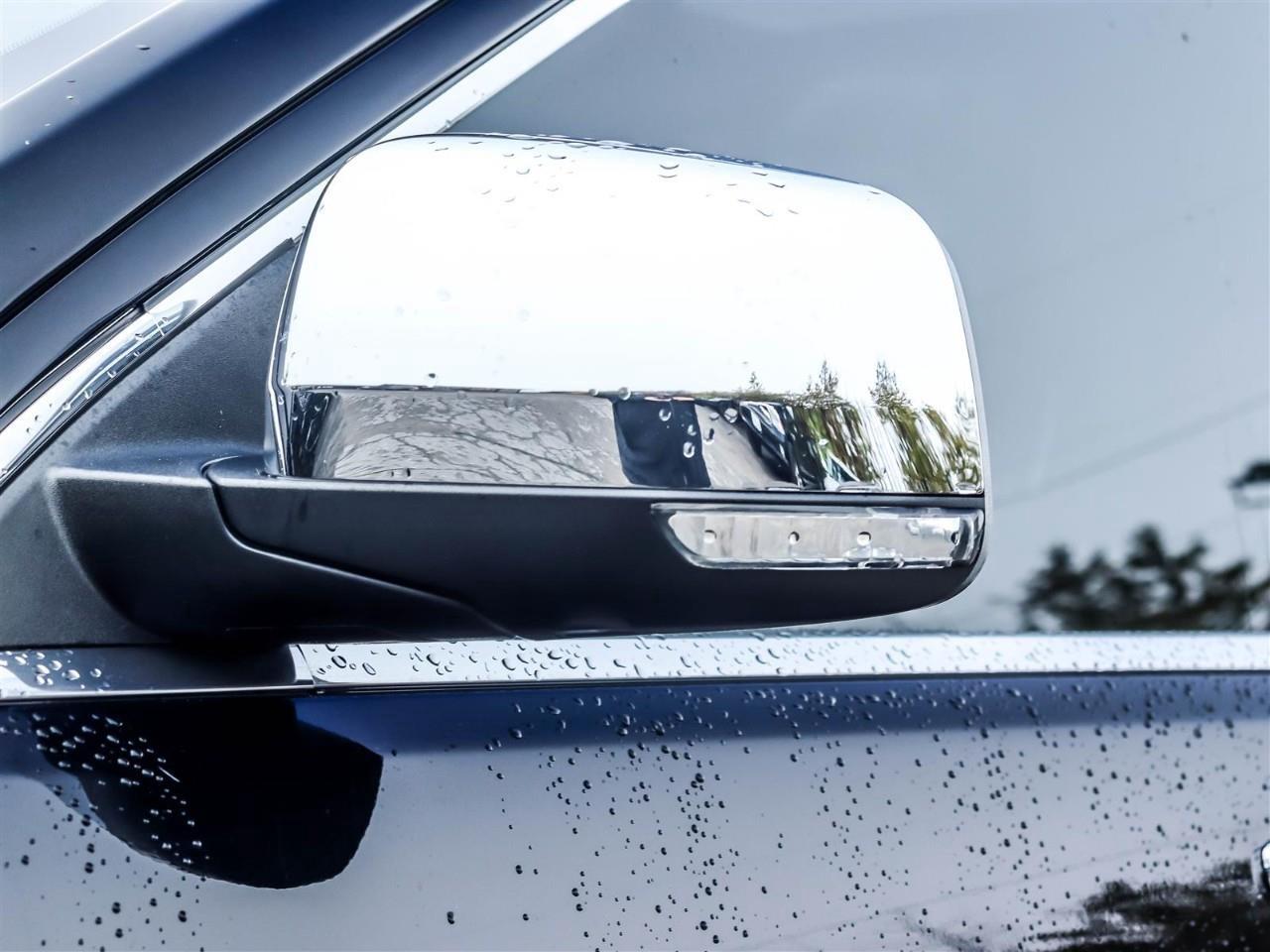 2019 Jeep Grand Cherokee Overland 4dr 4x4 Photo