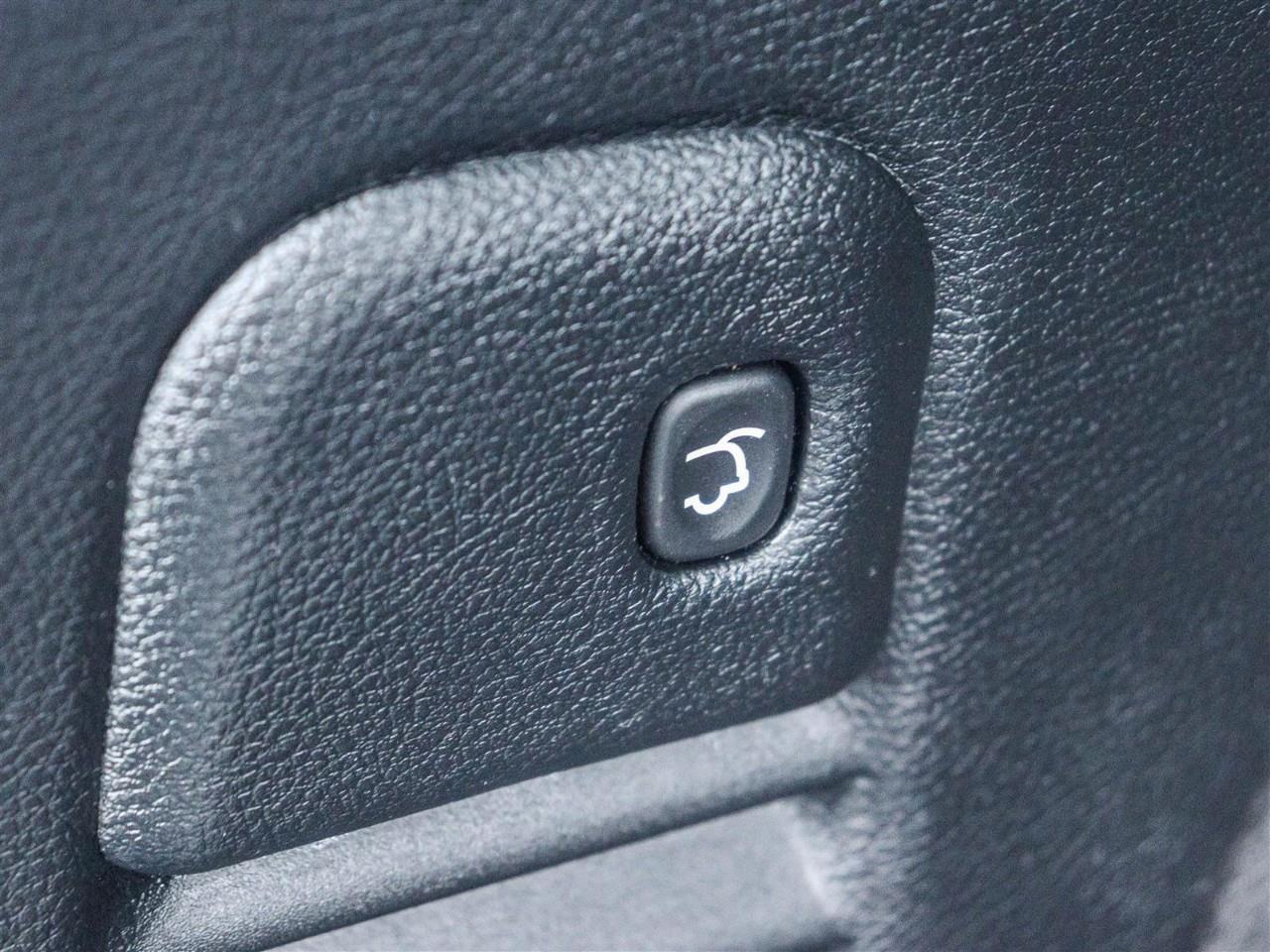 2019 Jeep Grand Cherokee Overland 4dr 4x4 Photo