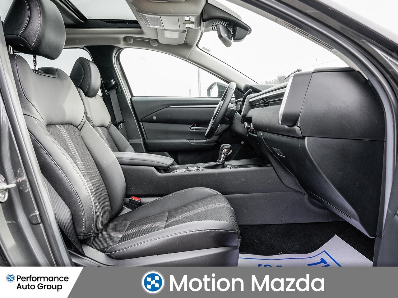 2025 Mazda CX-50 GS-L AWD   LOW KM   PANO ROOF   HEATED SEATS Photo