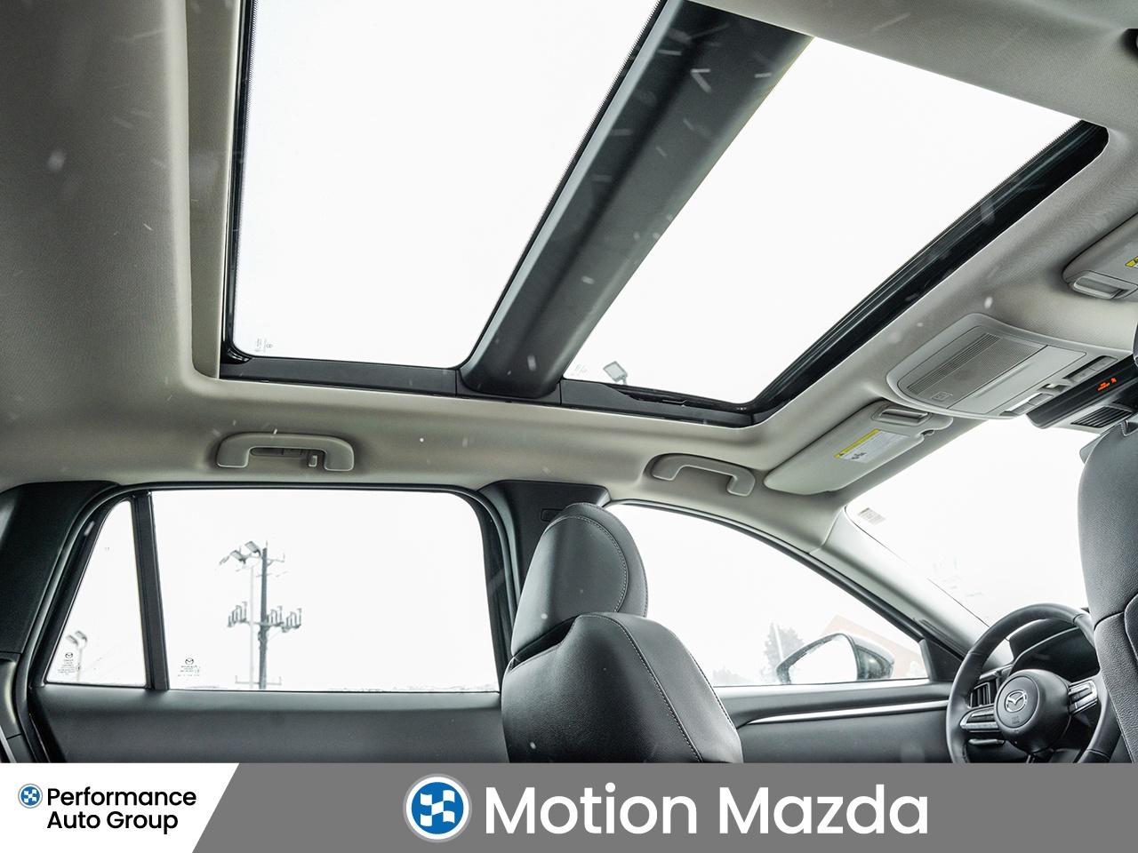 2025 Mazda CX-50 GS-L AWD   LOW KM   PANO ROOF   HEATED SEATS Photo