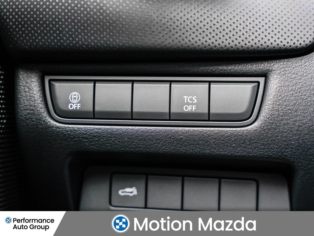 2025 Mazda CX-50 GS-L AWD   LOW KM   PANO ROOF   HEATED SEATS Photo