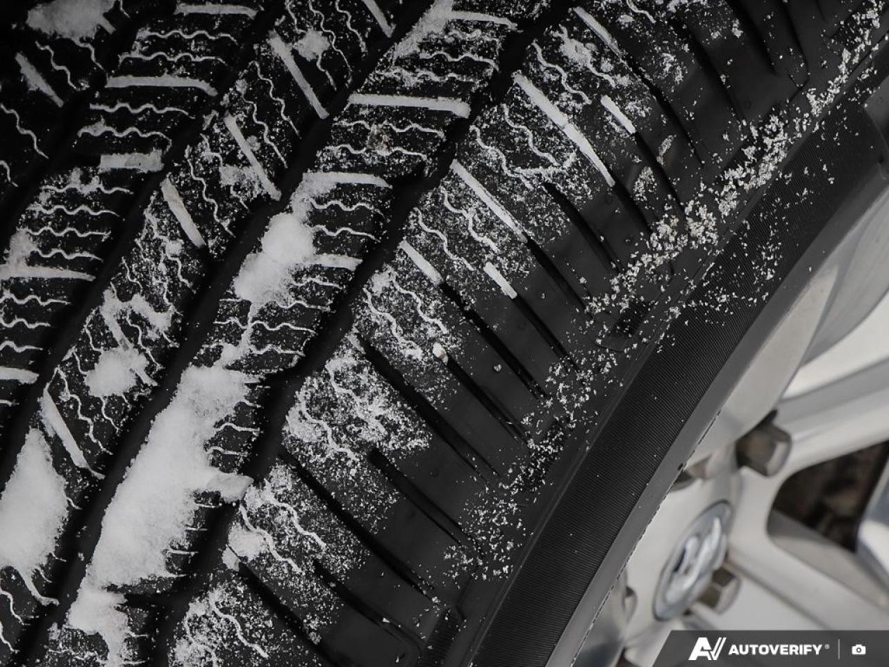 2016 RAM 1500 4WD Crew Cab 5.7 Ft Box Outdoorsman Photo