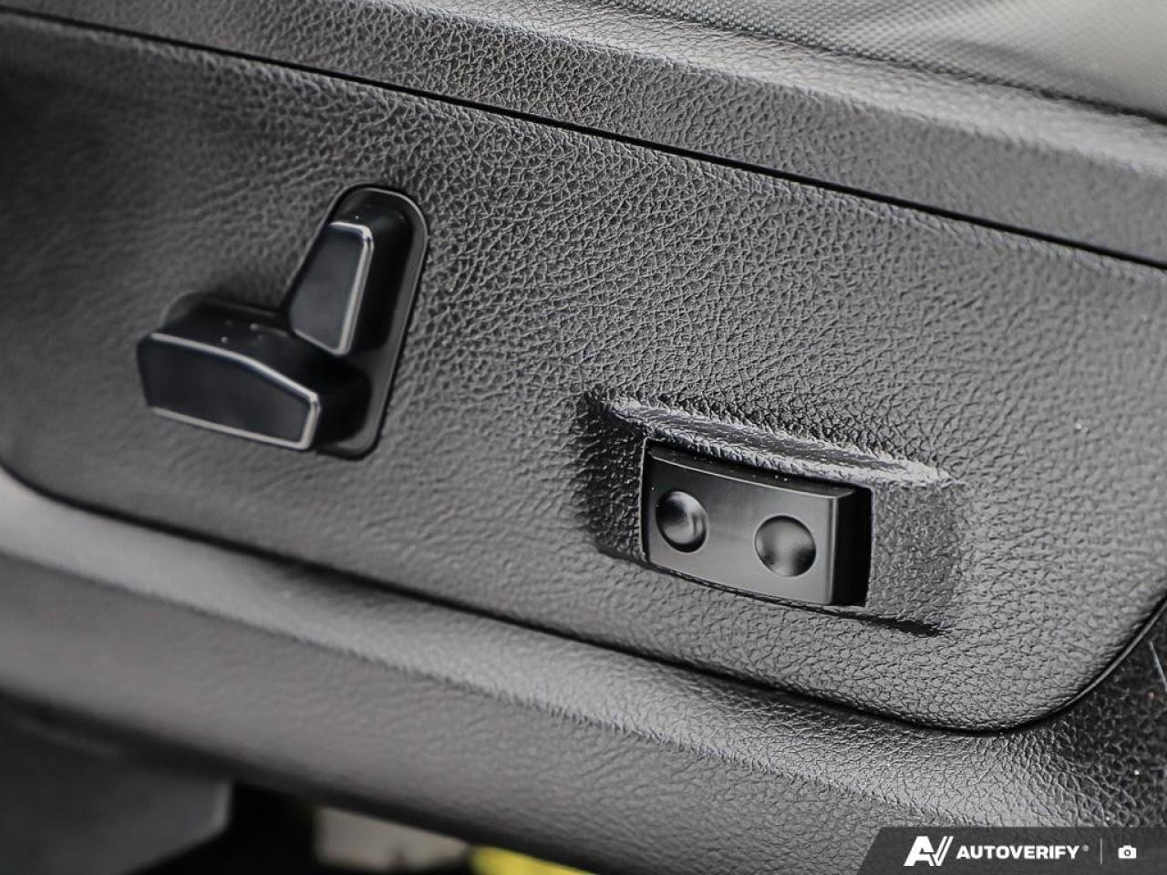 2016 RAM 1500 4WD Crew Cab 5.7 Ft Box Outdoorsman Photo