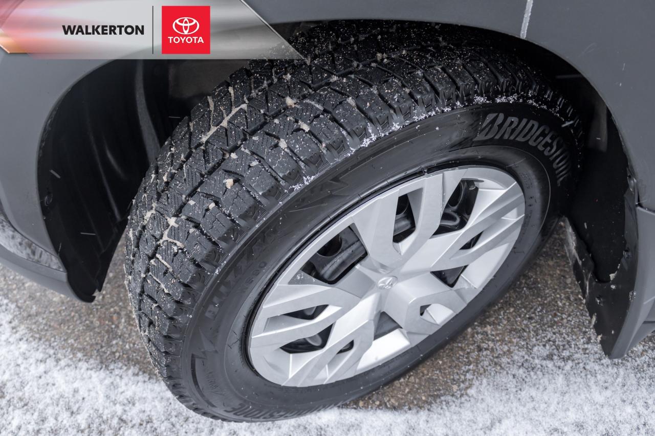 2024 Toyota Corolla Cross L 4dr Front-Wheel Drive Photo