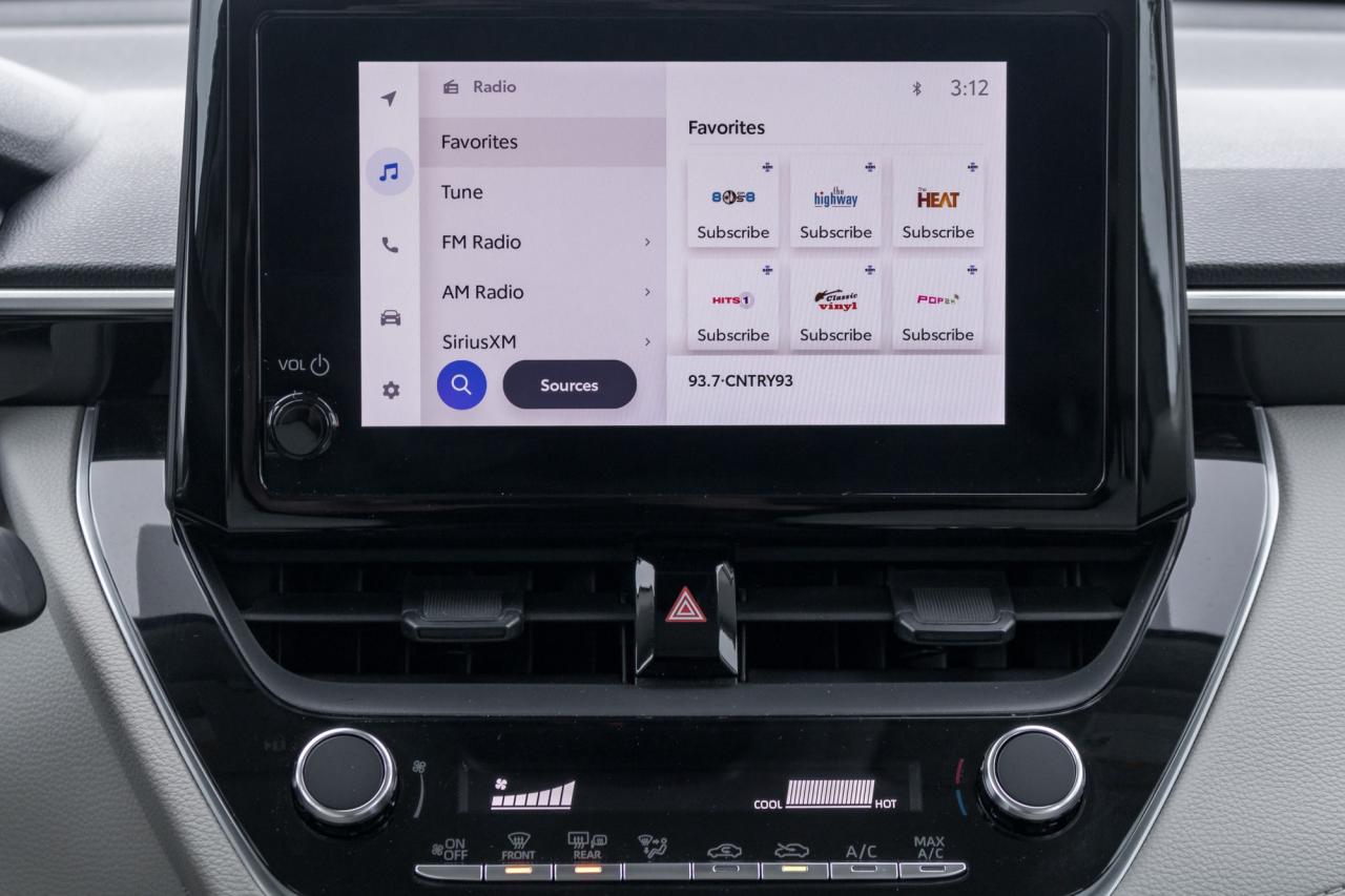 2024 Toyota Corolla Cross L 4dr Front-Wheel Drive Photo