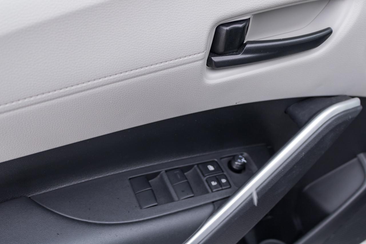 2024 Toyota Corolla Cross L 4dr Front-Wheel Drive Photo