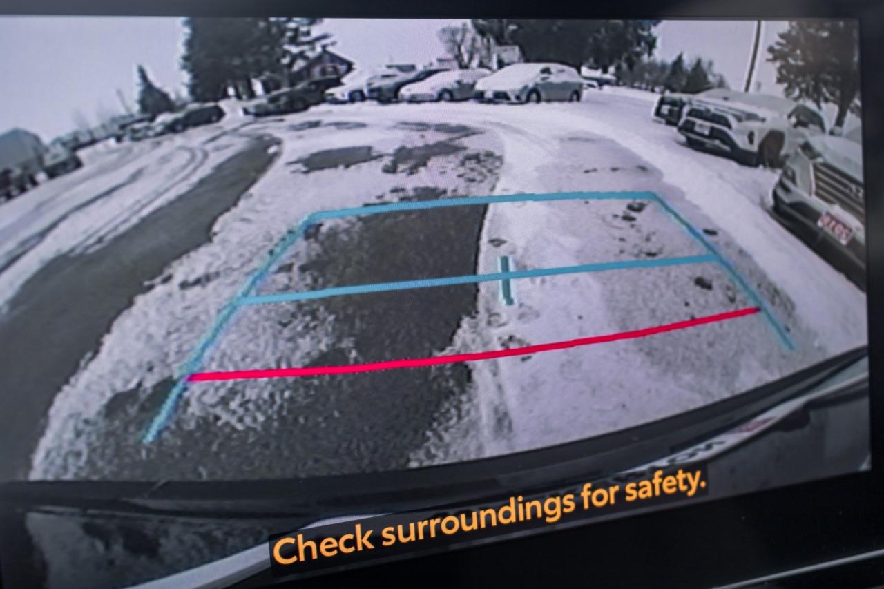 2024 Toyota Corolla Cross L 4dr Front-Wheel Drive Photo