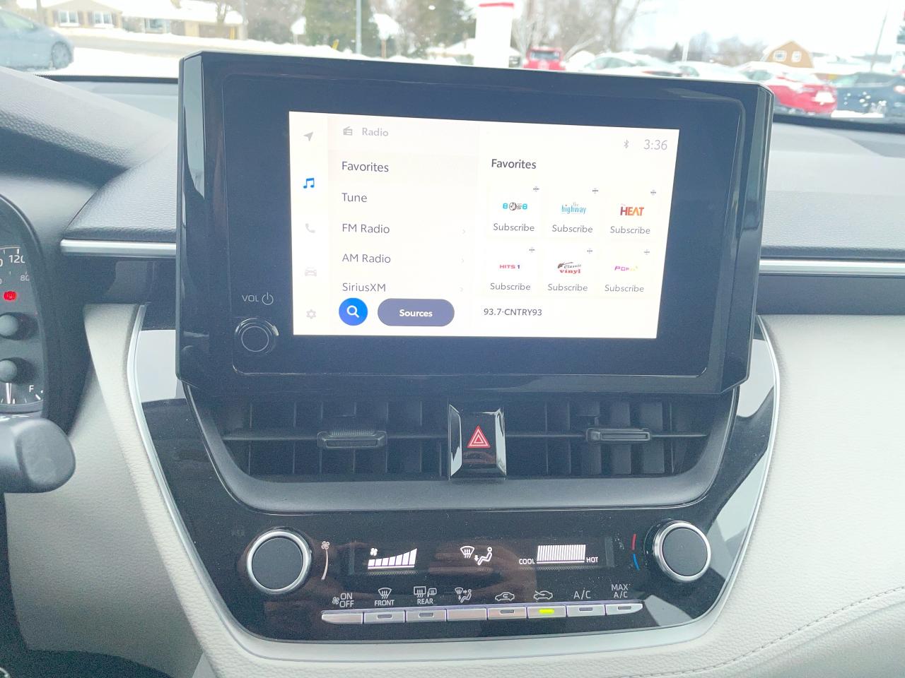 2024 Toyota Corolla Cross L 4dr Front-Wheel Drive Photo