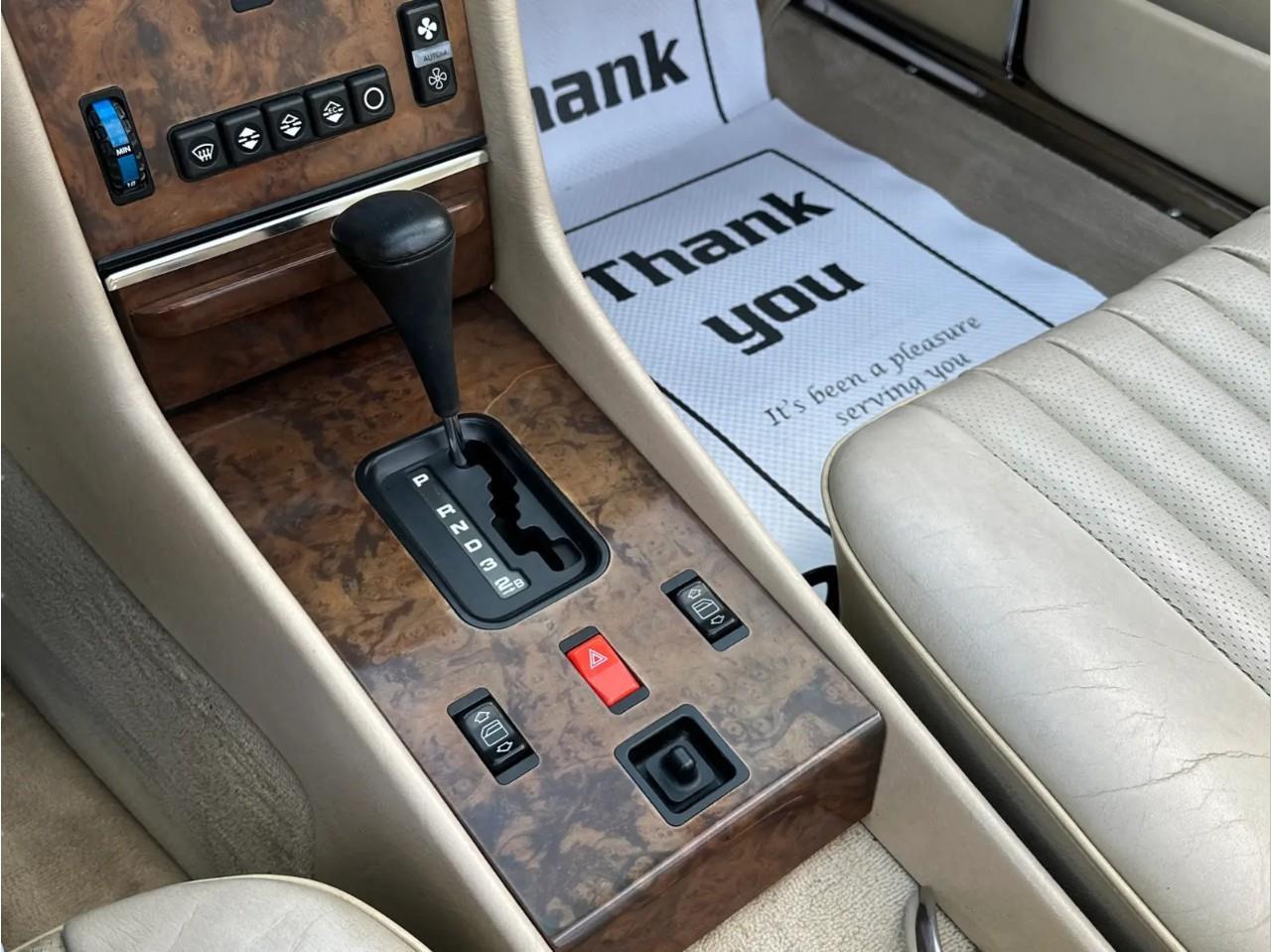 1989 Mercedes-Benz 560 SL  Photo