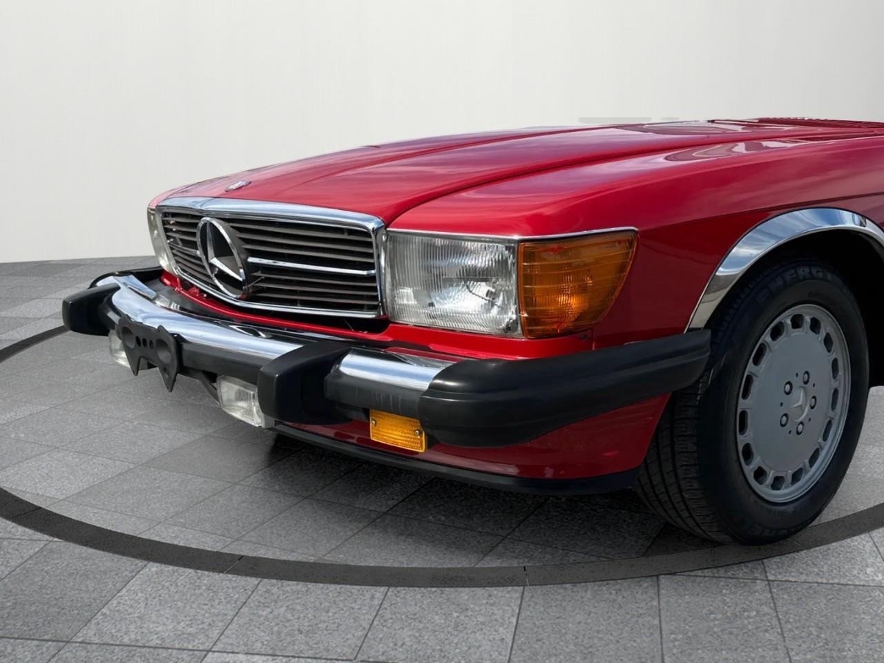 1989 Mercedes-Benz 560 SL  Photo