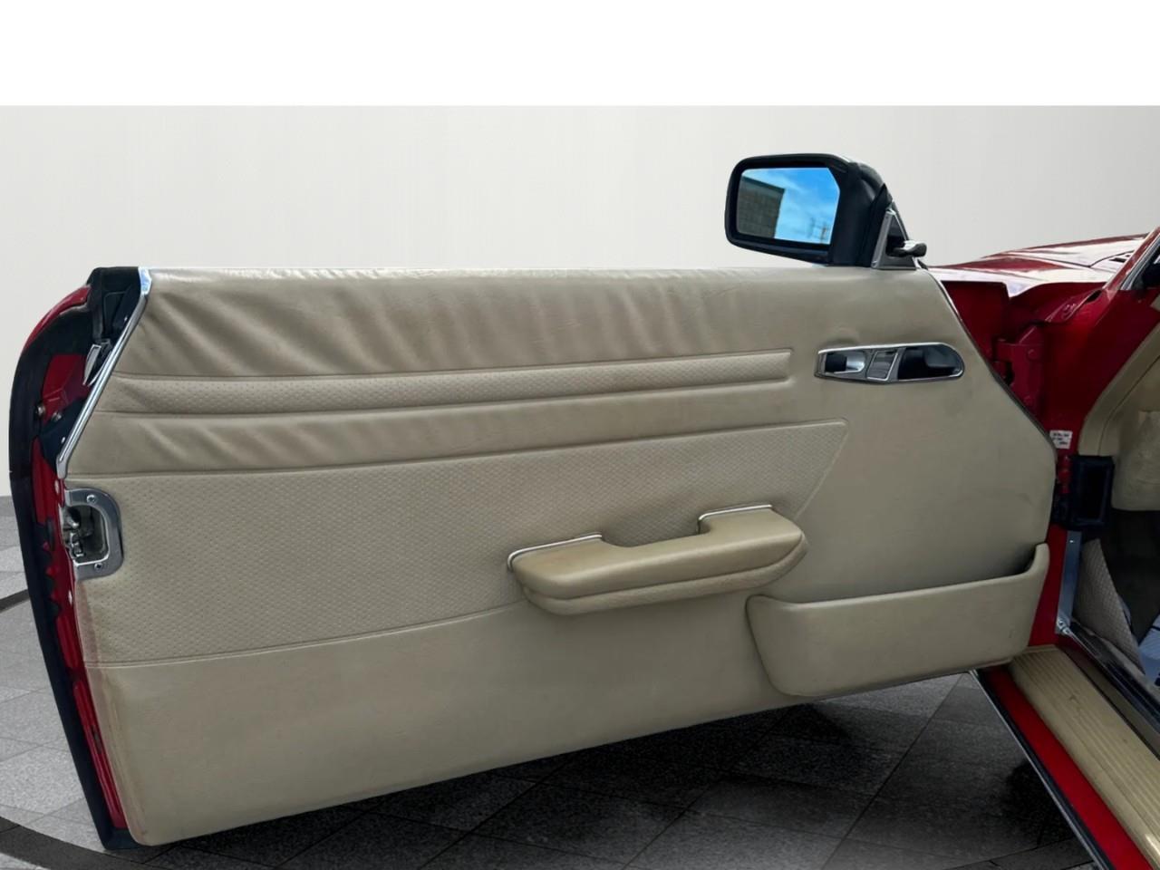 1989 Mercedes-Benz 560 SL  Photo