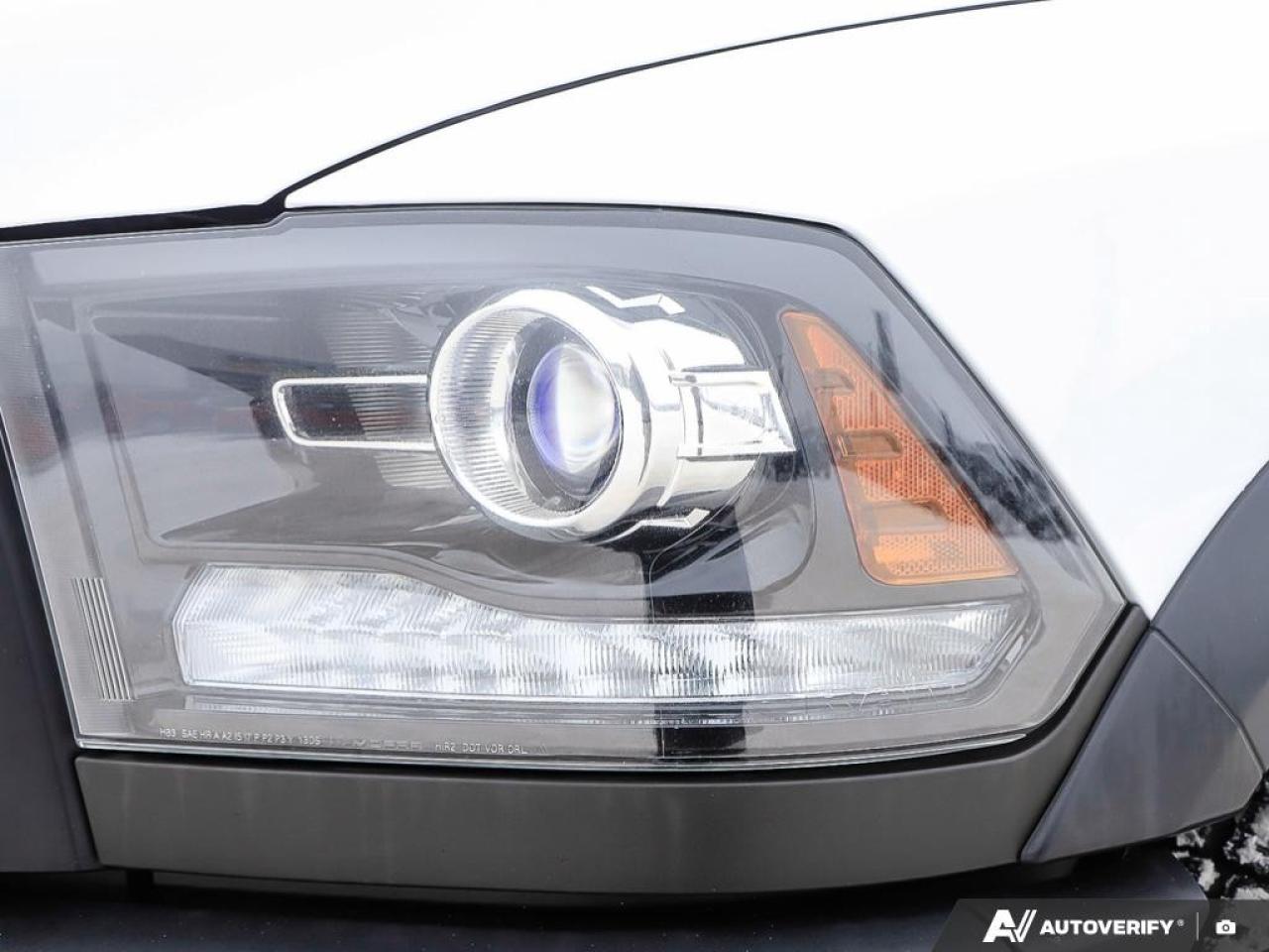 2021 RAM 1500 Classic WARLOCK 4X4 CREW CAB 5'7" BOX Photo