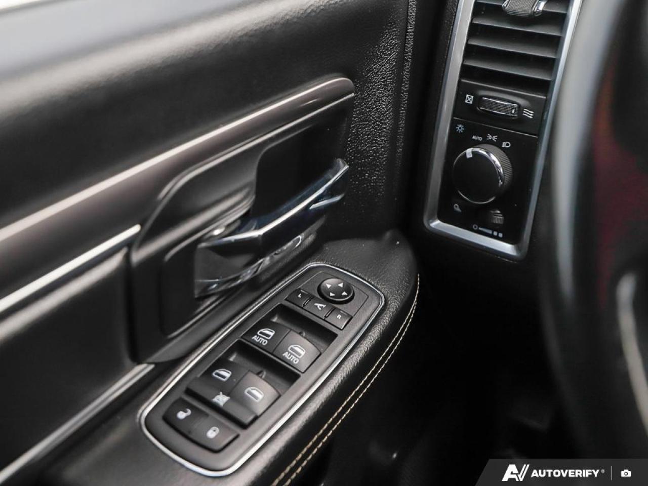 2021 RAM 1500 Classic WARLOCK 4X4 CREW CAB 5'7" BOX Photo