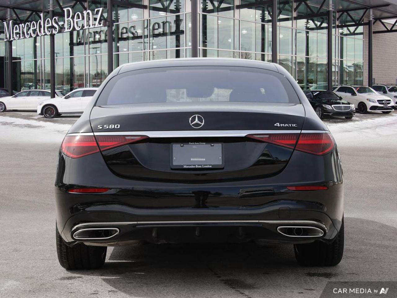 2025 Mercedes-Benz S-Class Base S 580 4dr All-Wheel Drive 4MATIC Sedan Photo4