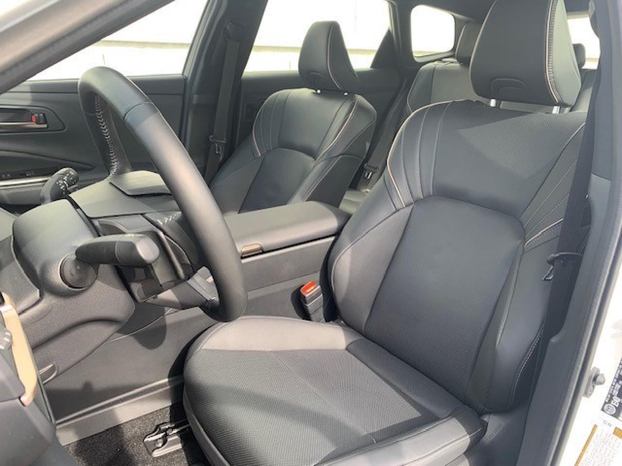 2025 Toyota Crown Signia Limited 4dr All-Wheel Drive Photo2