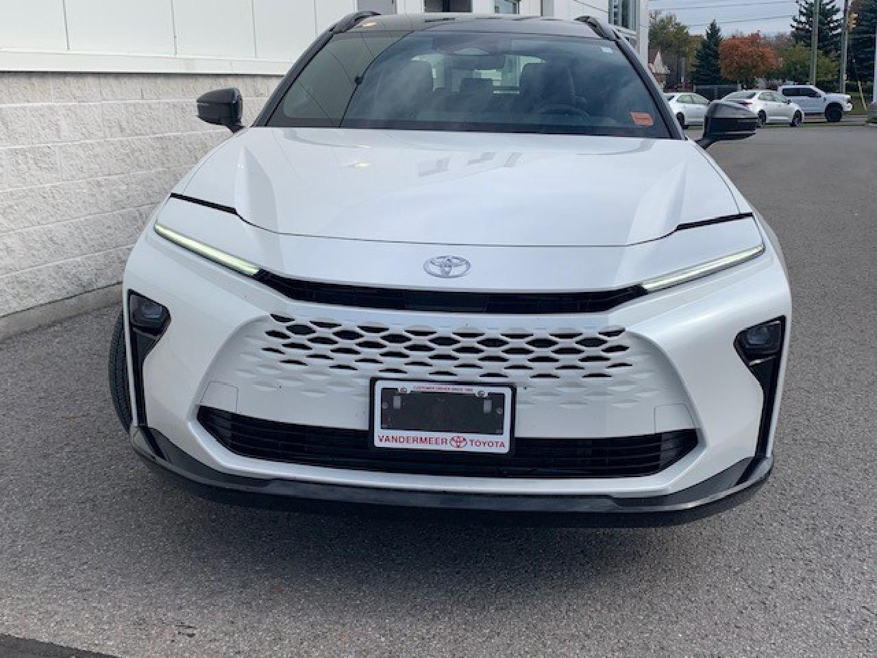 2025 Toyota Crown Signia Limited 4dr All-Wheel Drive Photo