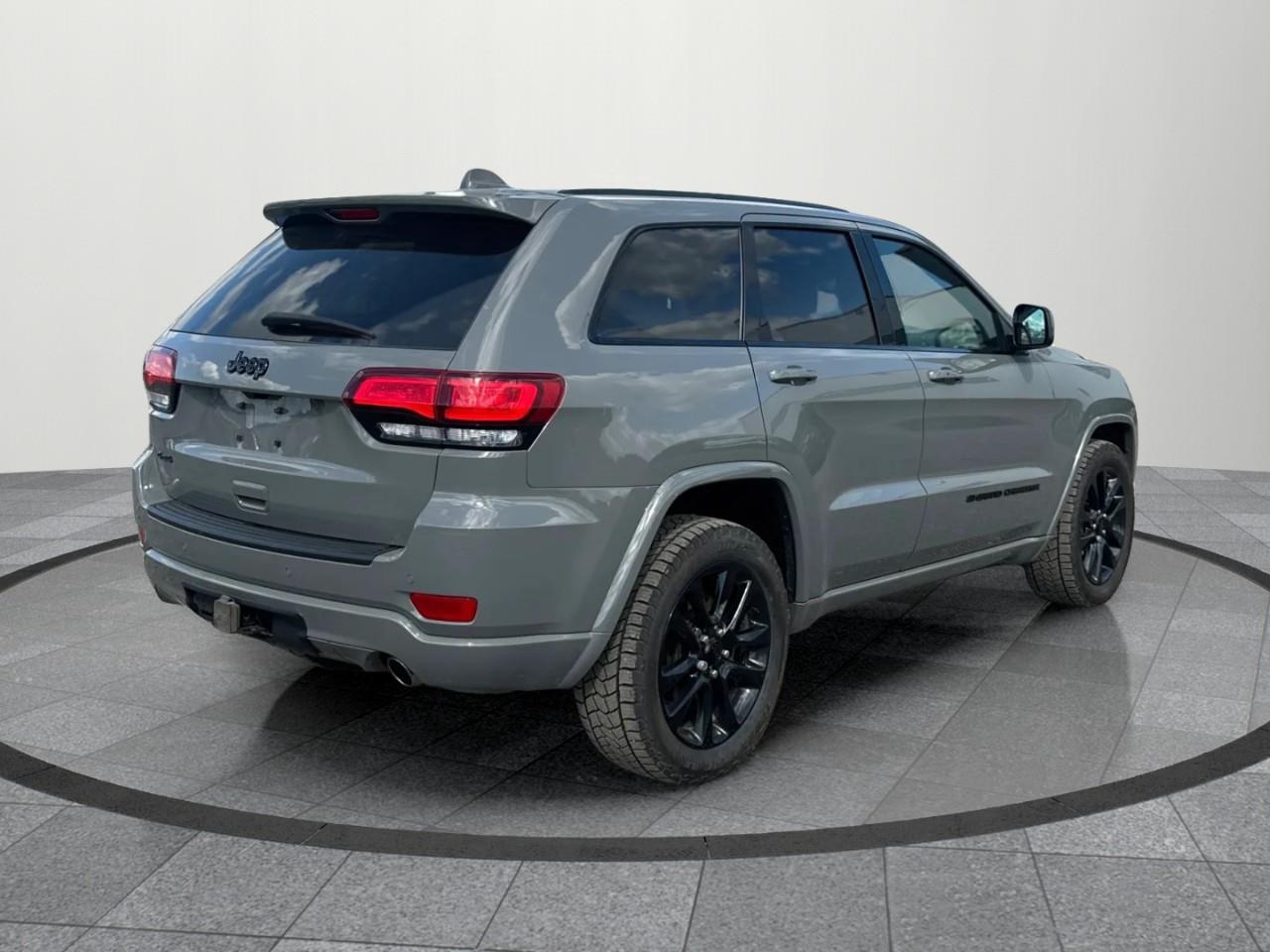 2022 Jeep Grand Cherokee WK Laredo 4dr 4x4 Photo