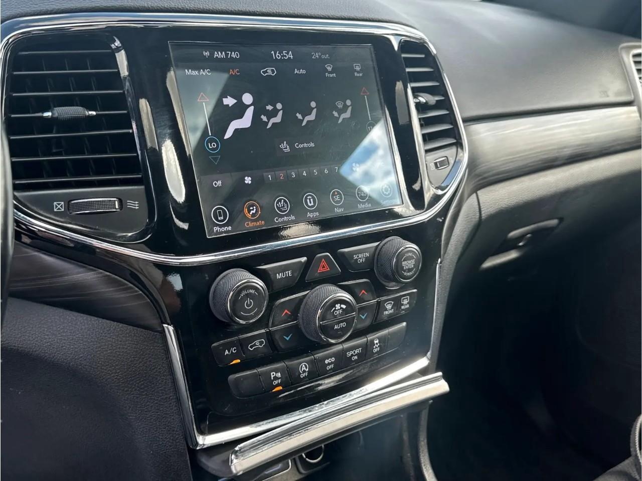 2022 Jeep Grand Cherokee WK Laredo 4dr 4x4 Photo