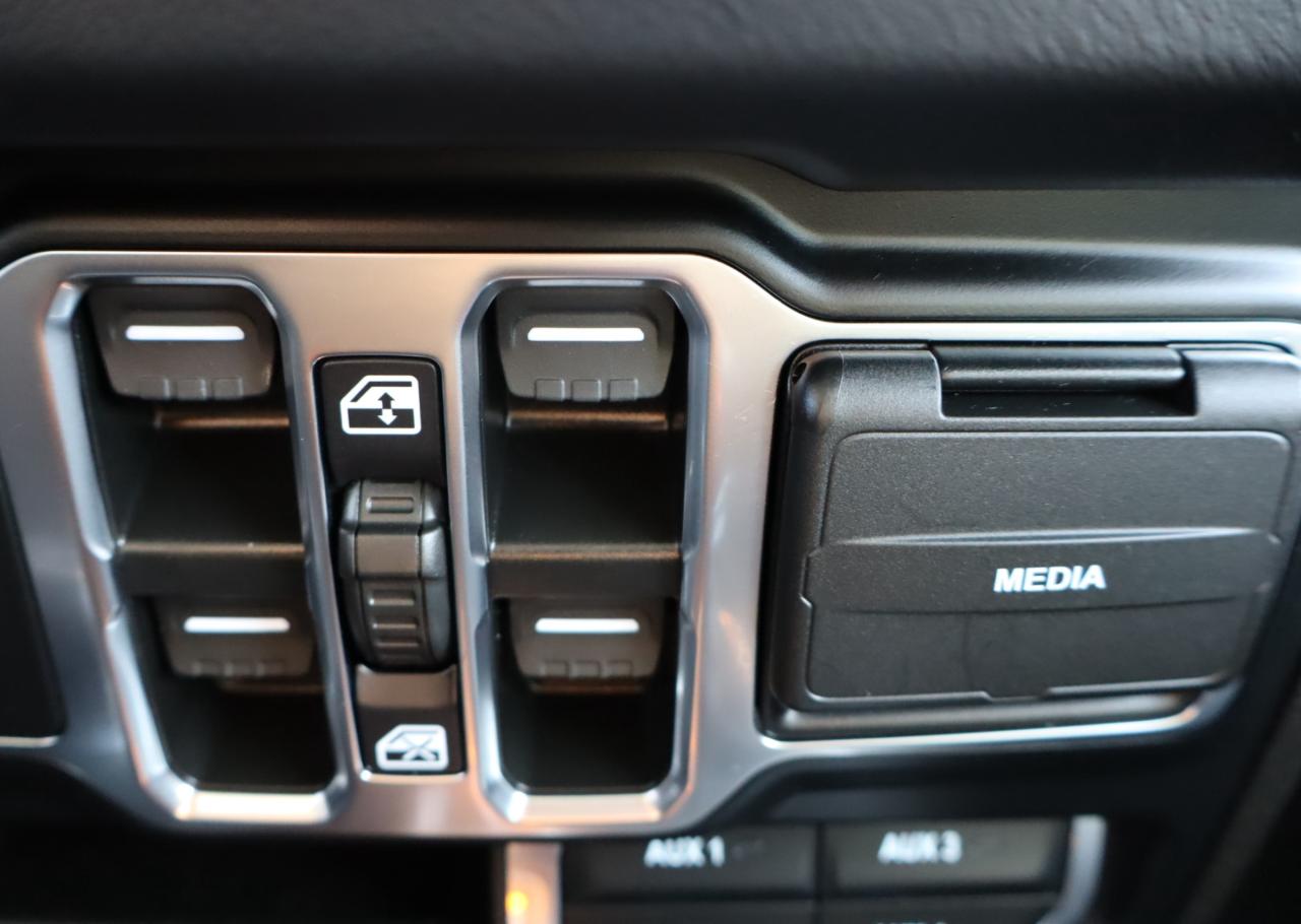 2024 Jeep Wrangler SAHARA 4DR 4X4 Photo