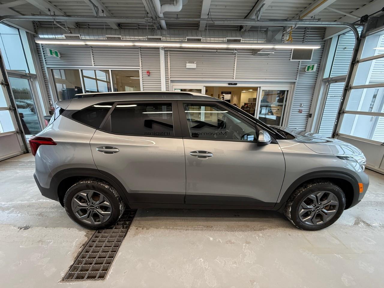 2024 Kia Seltos LX 4dr All-Wheel Drive Photo3