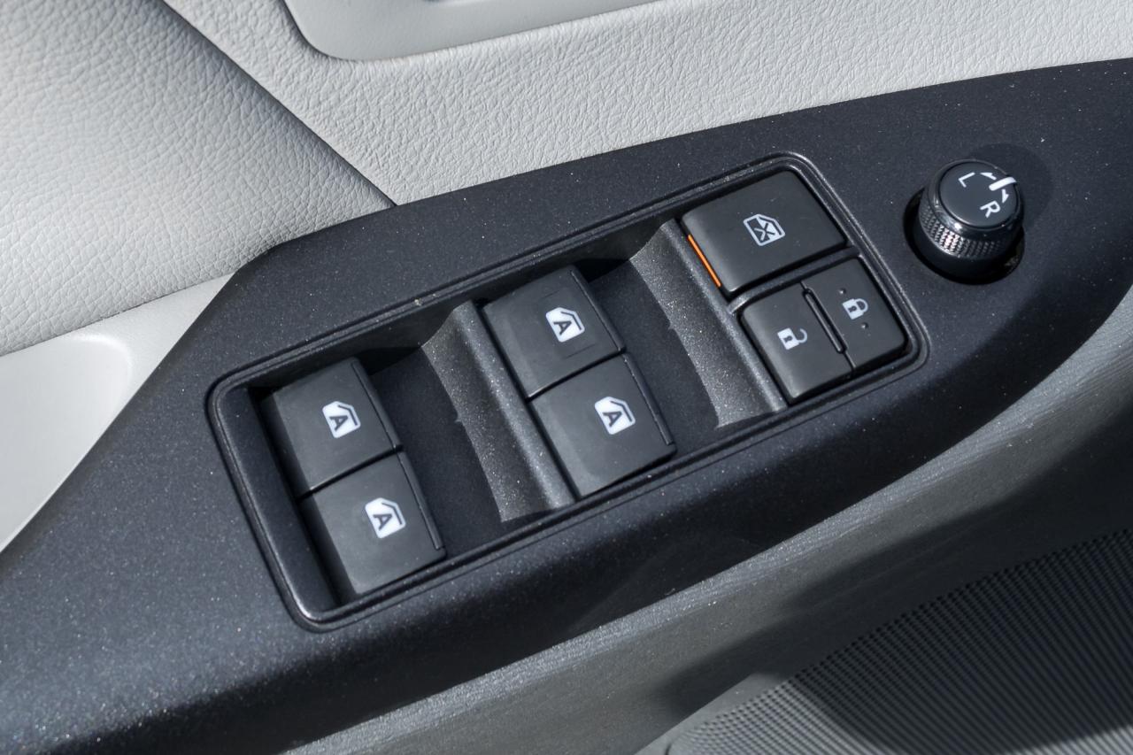 2020 Toyota Sienna LE 8-Passenger 4dr Front-Wheel Drive Passenger Van Photo